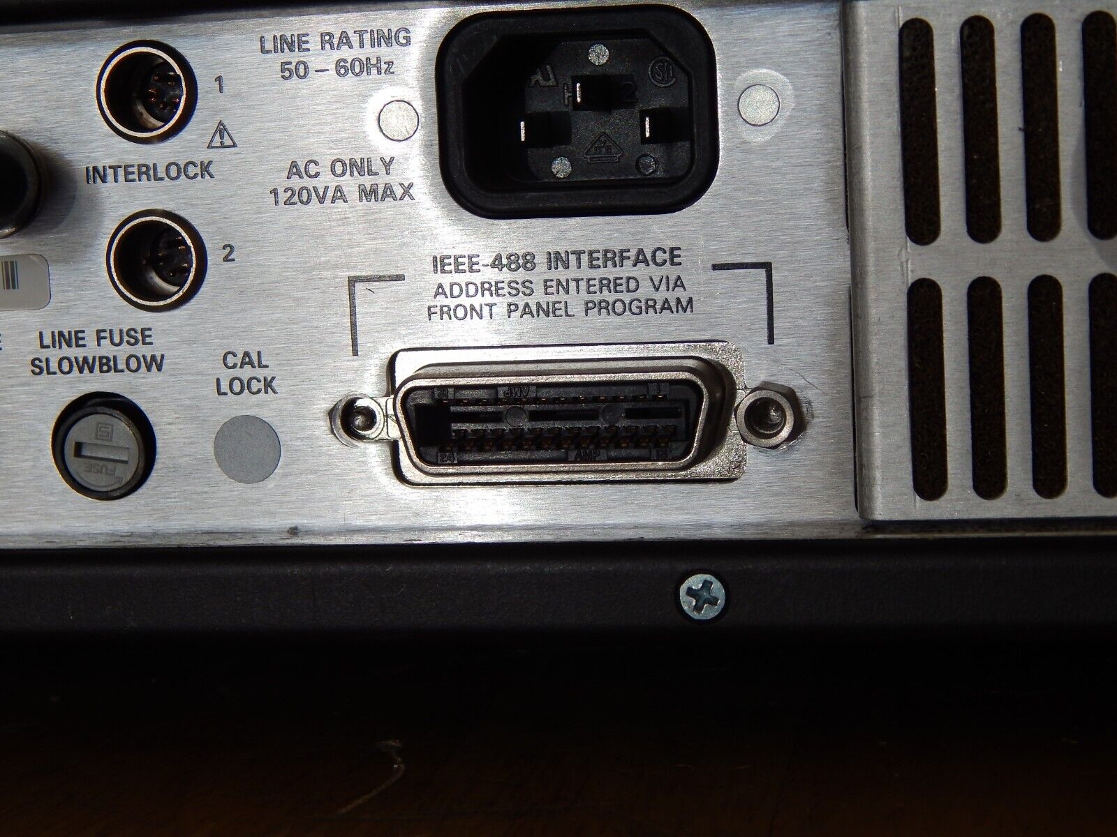 Keithley 238 High Current Source Meter, (bad GPIB holding lug) Keithley 238 High Current Source Meter, (bad GPIB holding lug)